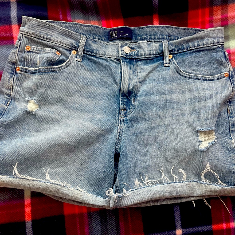 GAP‎ 5-inch Size 14/32  Short color Light Pacific